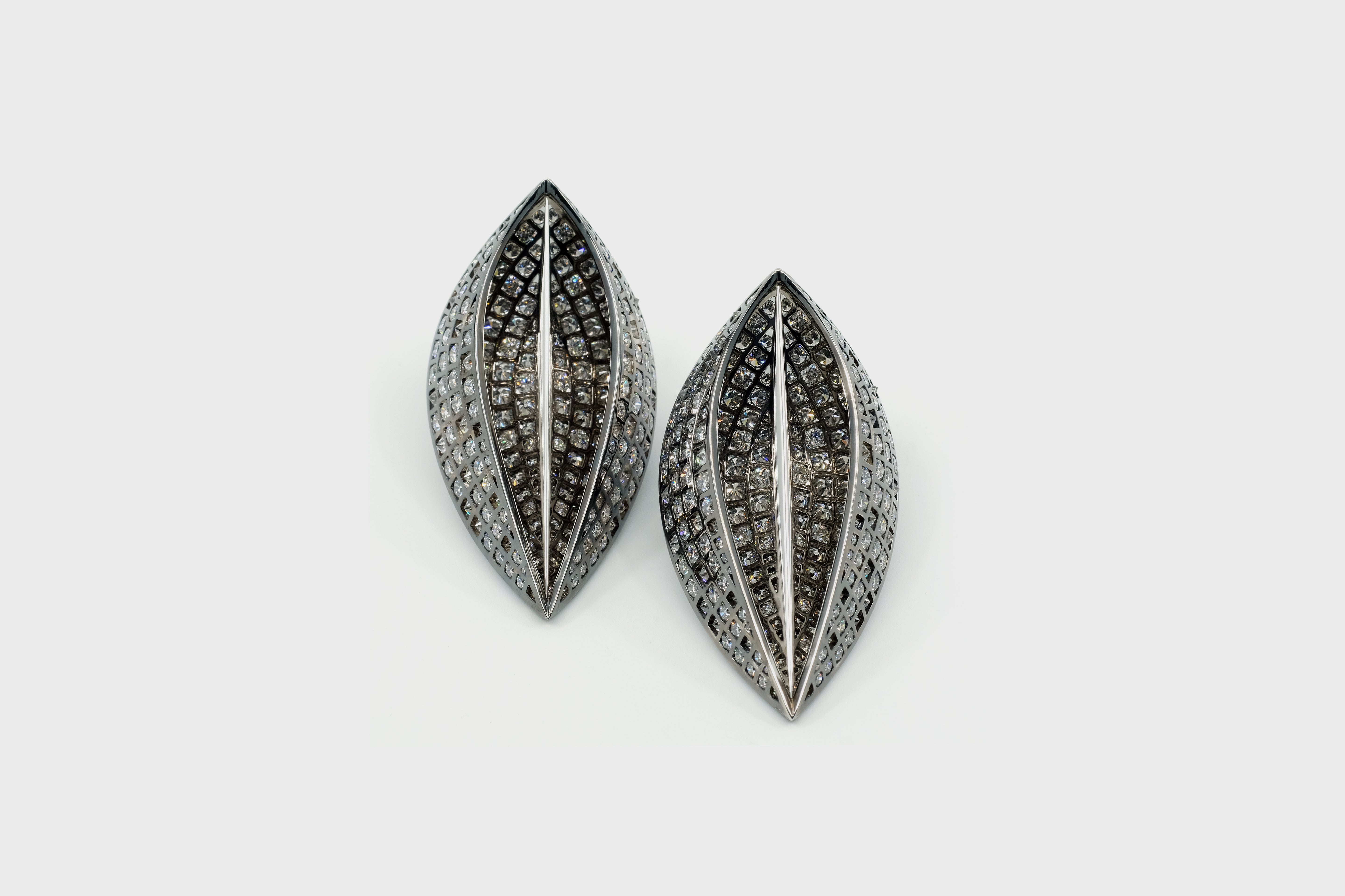MIAMOON - Seed-Leaf Inside-Out Earrings