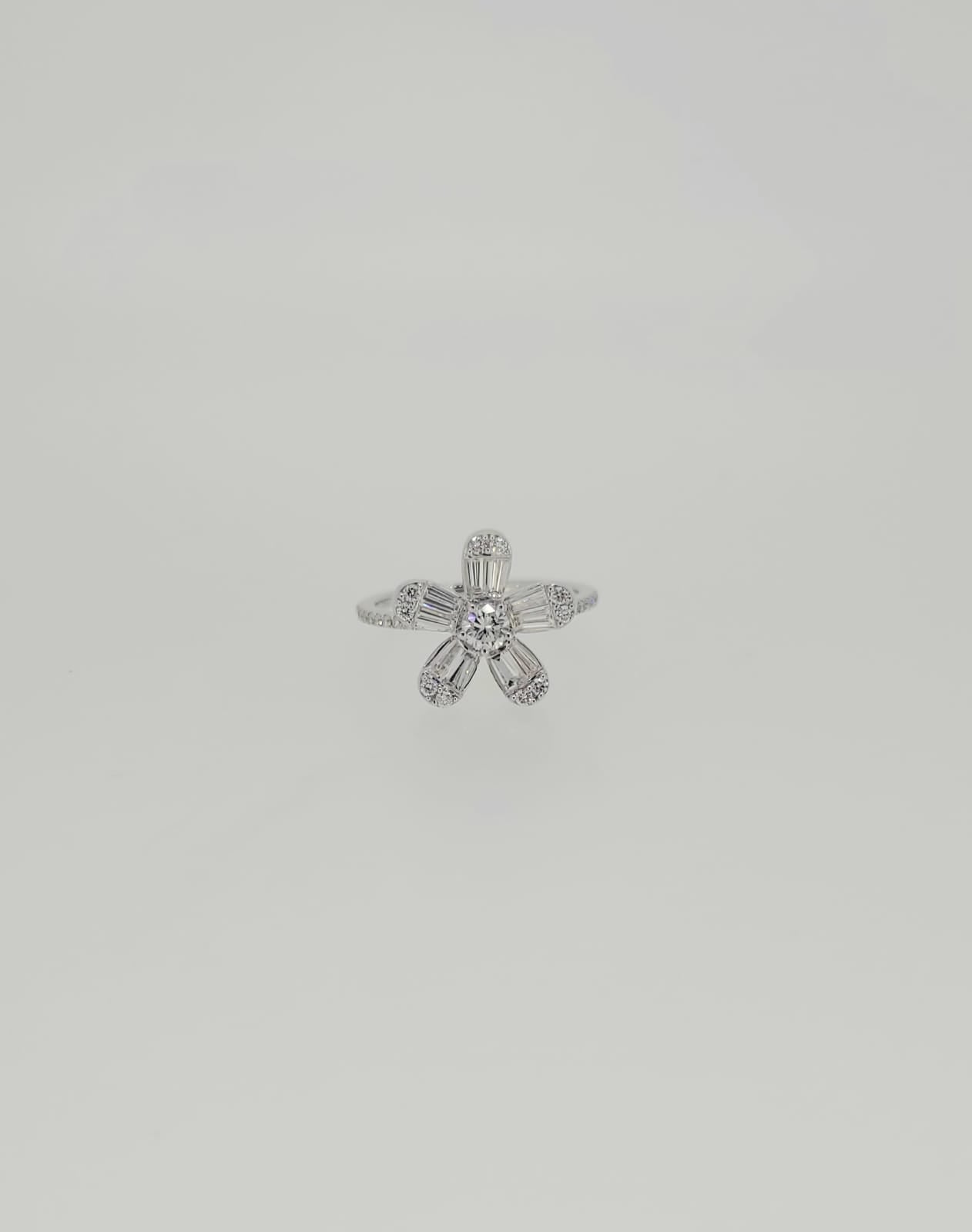 MIAMOON - FLOWER DIAMOND RING