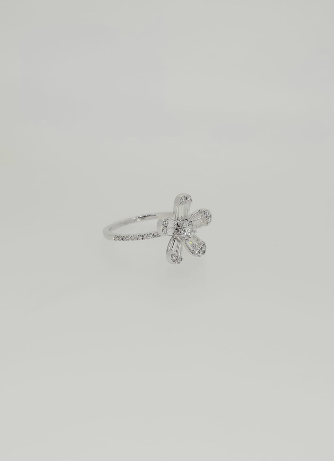 MIAMOON - FLOWER DIAMOND RING